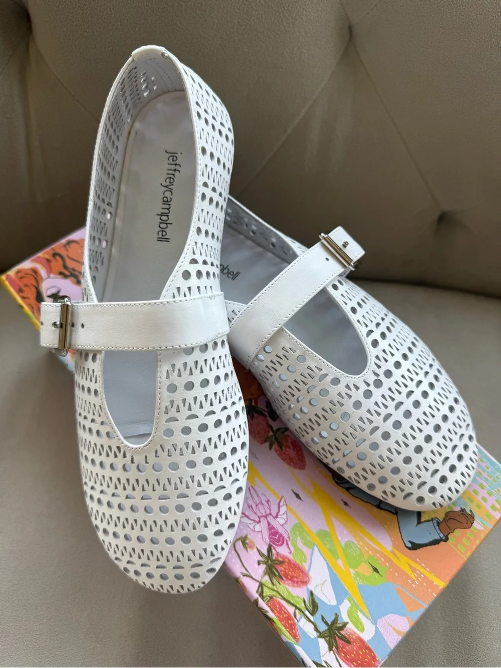 Brand New Jeffrey Campbell Shelly Mary Jane Flats US8/39
